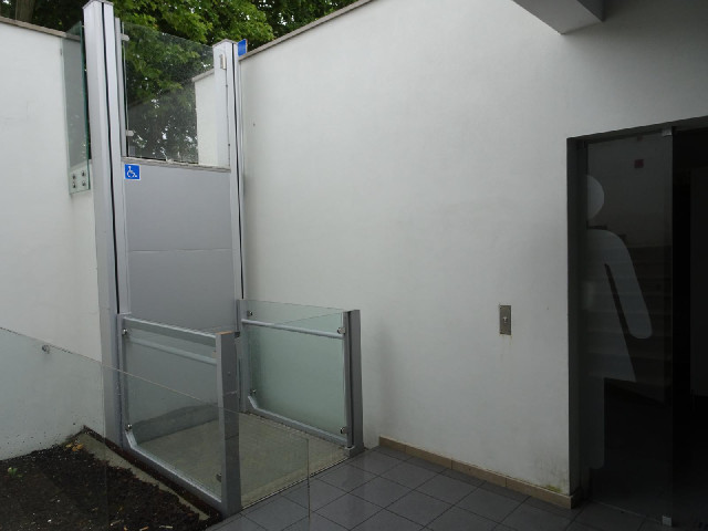 There are toilets with a wheelchair lift.