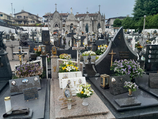 A crowded cemetery.