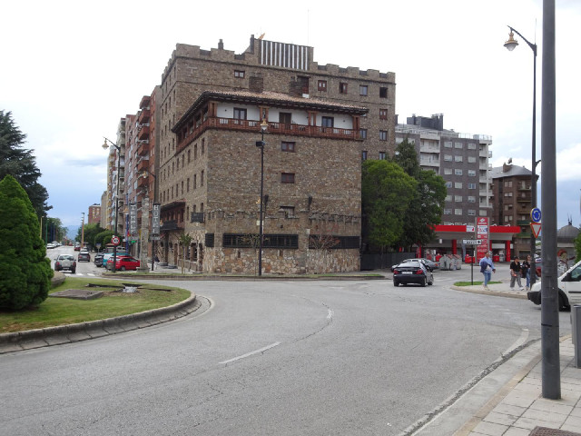 Ponferrada has a real castle, which I saw but didn't photograph. That hotel is quite a good fake cas...
