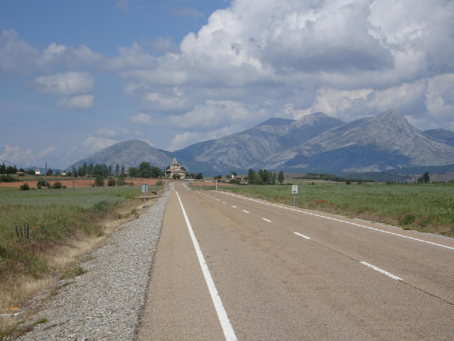 This scenery feels quite American to me.