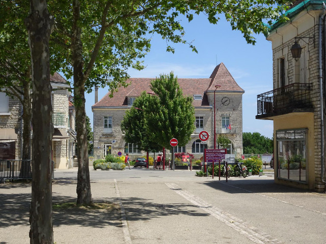 Like all of the towns and villages which I have driven through this morning, it's incredibly neat an...