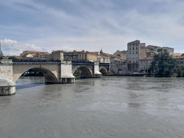 The River Isère, flowing fast.
