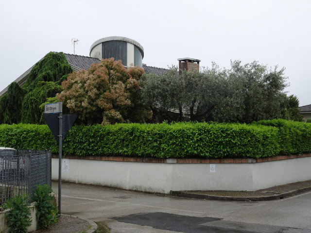 A slightly strange building in 30th October Road.