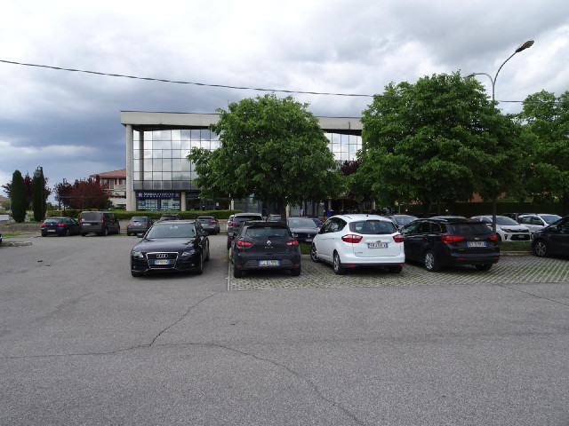 For a moment, I was surprised at how many of the roads that I am visiting have car parks in them. Th...