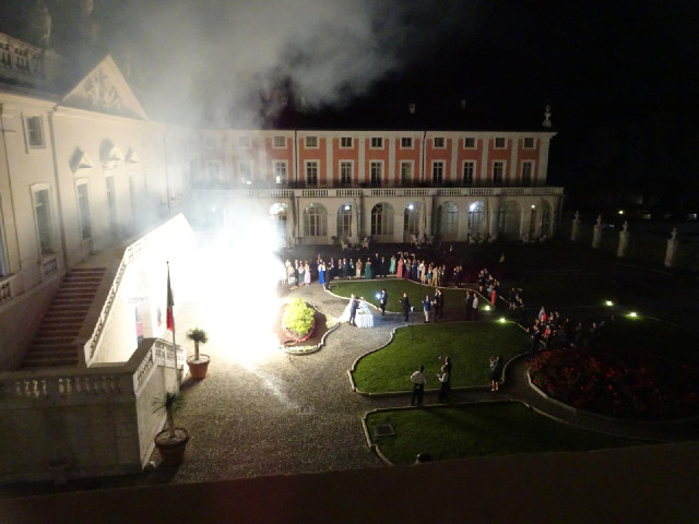 Now the wedding is getting exciting.