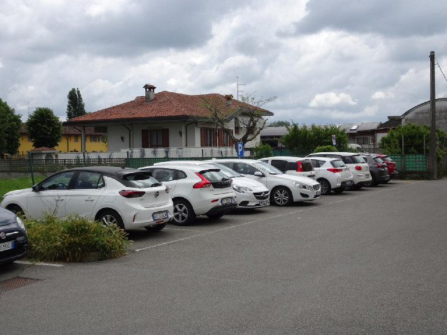 What's the deal with all these white cars?