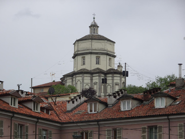 Is all that cabling some kind of antenna?