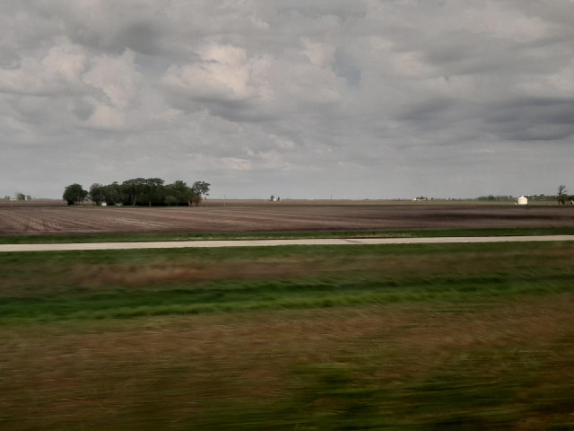 This is the flat Northern Illinois scenery which I had been looking forward to. As predicted, there ...